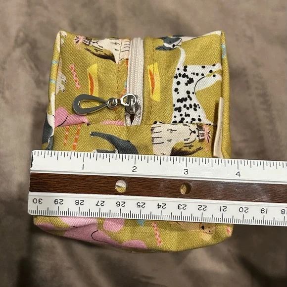 Dana Herbert Dog Print Cosmetic Case - Picture 11 of 12